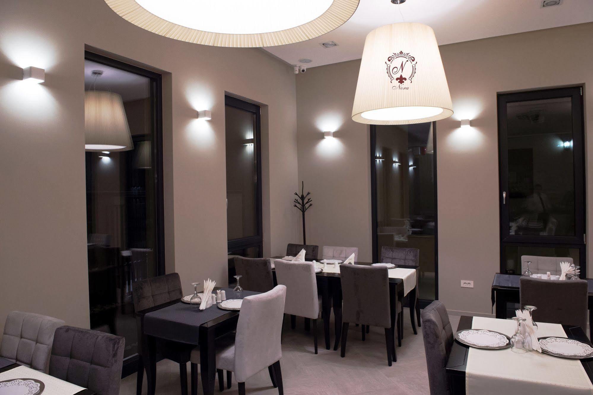 Pensiunea Nora Prestige Clasic Affittacamere 3*
