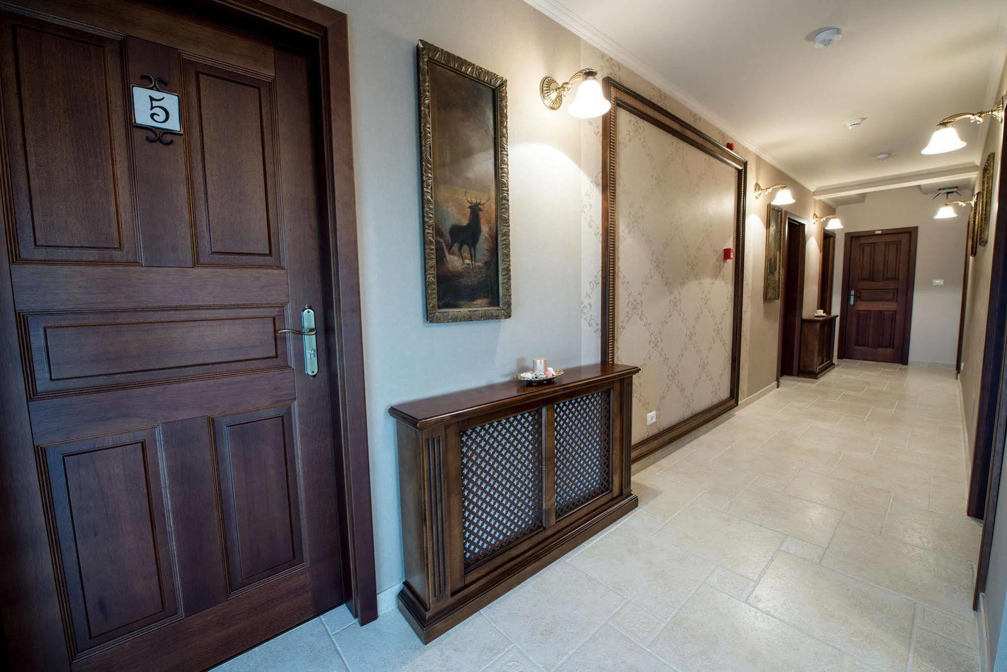Pensiunea Nora Prestige Clasic Affittacamere 3*
